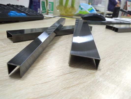 قیمت خوب طلای U شکل فولاد ضد زنگ تراشه های تزئینات حمام باستانی آنلاین