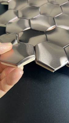 قیمت خوب Sus 304 رنگ فولاد ضد زنگ ورق اندازه شش گوشه ای ضخامت 0.8mm سفارشی آنلاین