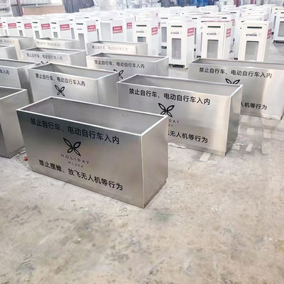 قیمت خوب گلدان های سبز فضای باز از جنس استیل ضد زنگ 316L و آلومینیوم برای پروژه خیابان شهری آنلاین