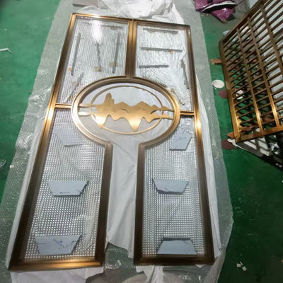 قیمت خوب طراحی مدرن فلز پوکه ای طلایی طلایی فولاد ضد زنگ پارتیشن و تقسیم کننده پوشش Pvd اتاق خصوصی آنلاین